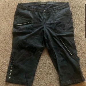 * SOLD * Tripp Nyc Camo Capri Shorts sz  20